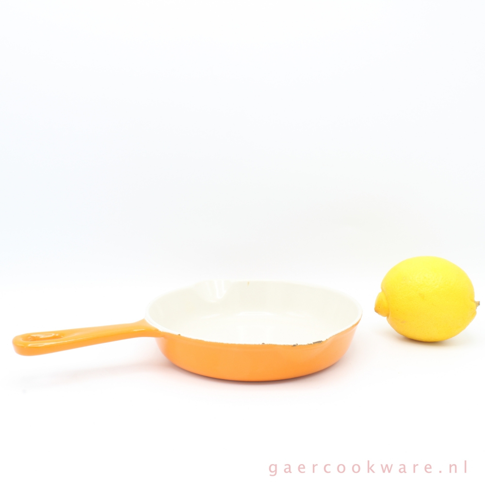 Tactiel gevoel Janice radiator Le Creuset gietijzeren koekenpan, oranje 16 cm • Gaer Cookware