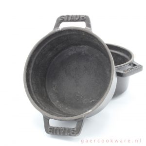 vintage Staub gietijzeren pannen cast iron mini casseroles