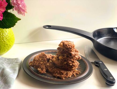 Breek vezelrijke koek in brokken