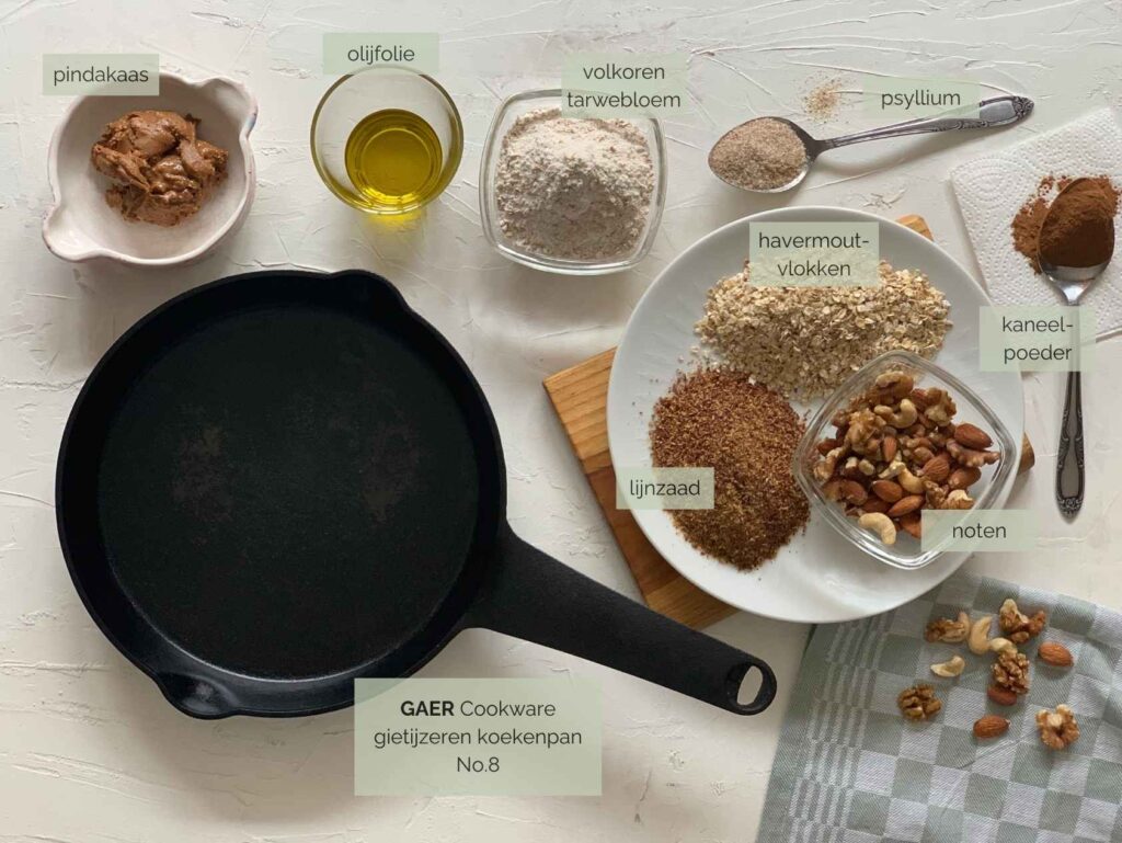 Ingrediënten voor vezelrijke koek uit gietijzeren koekenpan